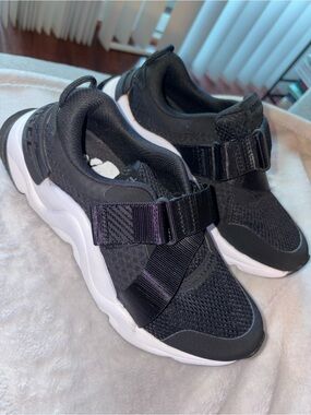 Sorel Black and White Slip-On Kids' Sneakers with Adjustable Strap